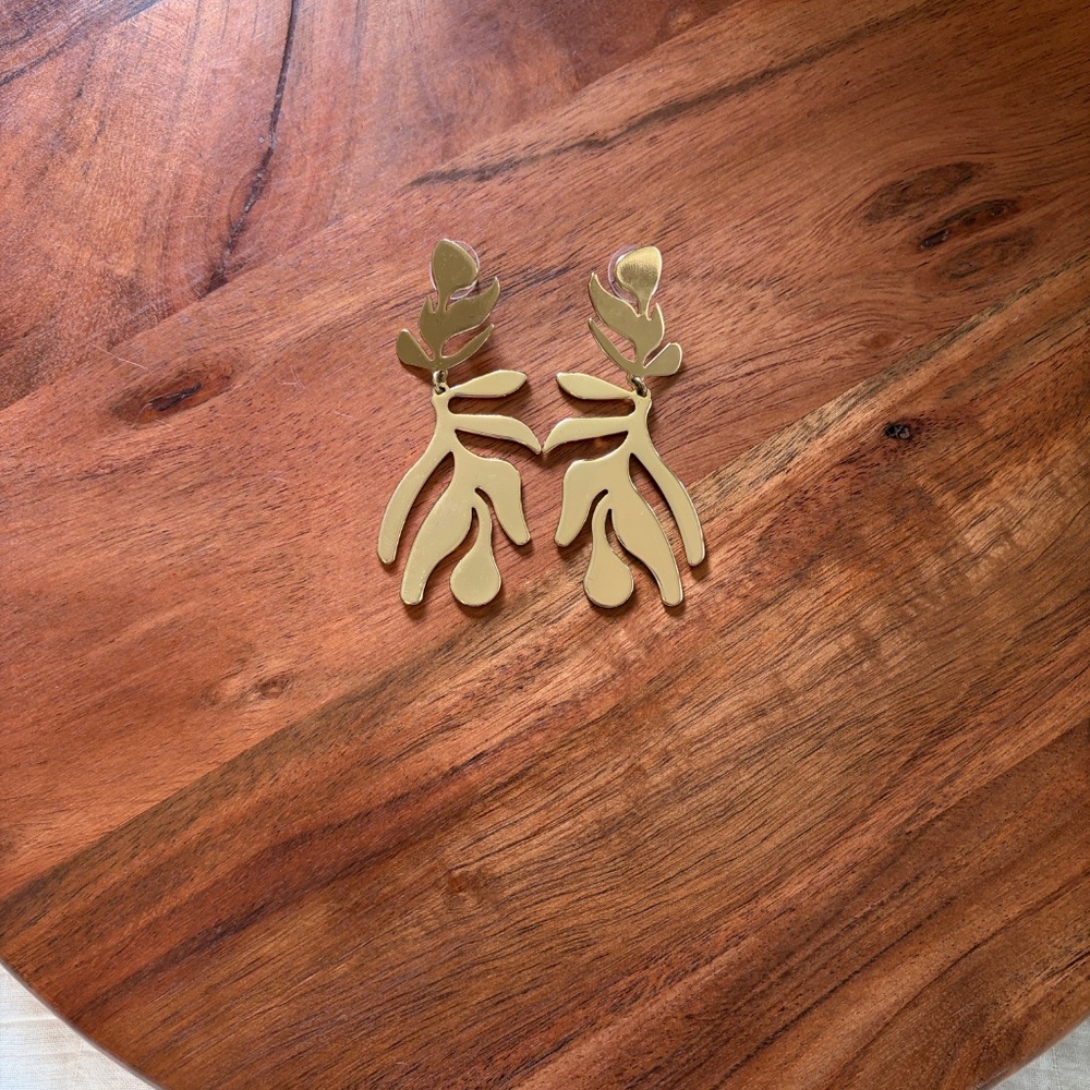 BaubleBar Gold Abstract Palm Fronds Drop Earrings Pink Accent Statement 3” - Picture 2 of 3